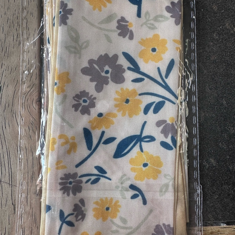 Floral Patterned bag scarf nip
